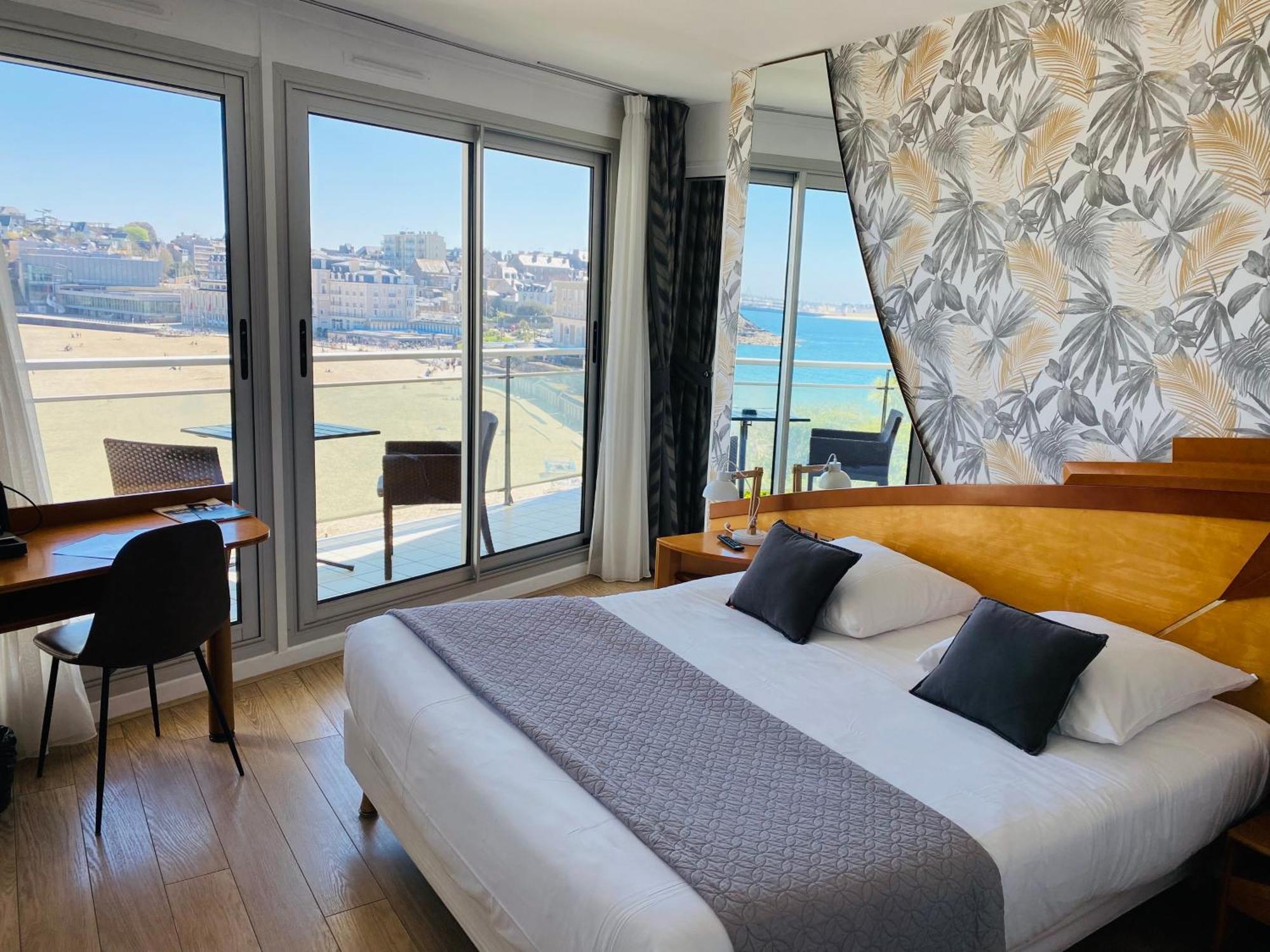 Le Crystal Dinard Plage Luaran gambar